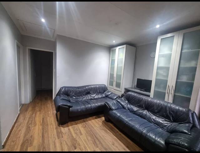 2 BEDROOM HOUSE FOR SALE IN RONDEVLEI PARK